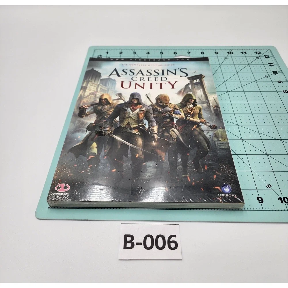 Assassin's Creed Unity Complete Official Strategy Guide‎ W/Map and Poster Sealed